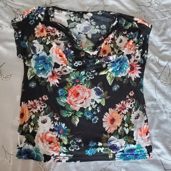 H&M Floral Print T-shirt - Picture 1 of 4